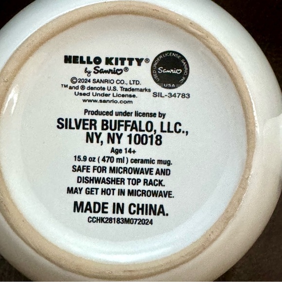 Hello Kitty in Gingerbread Dress 15.9oz Ceramic Christmas Mug - Picture 9 of 9